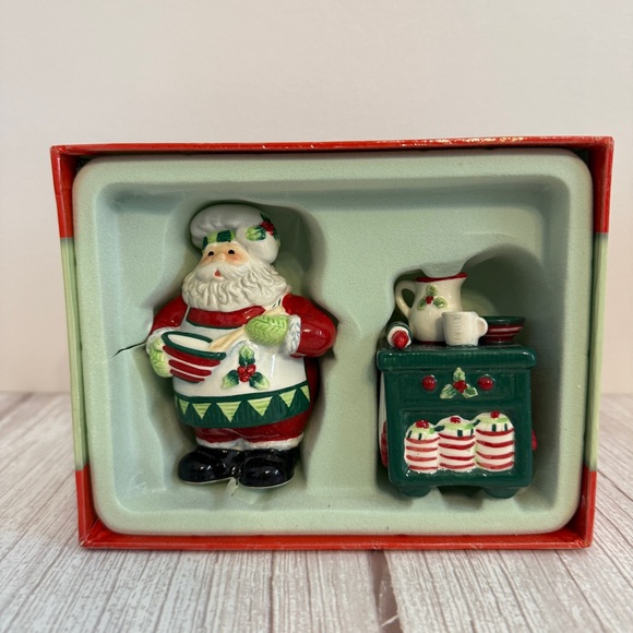 2005 Fitz And Floyd SANTA’S KITCHEN Ceramic Salt & Pepper Shakers NOT USED - Picture 2 of 15
